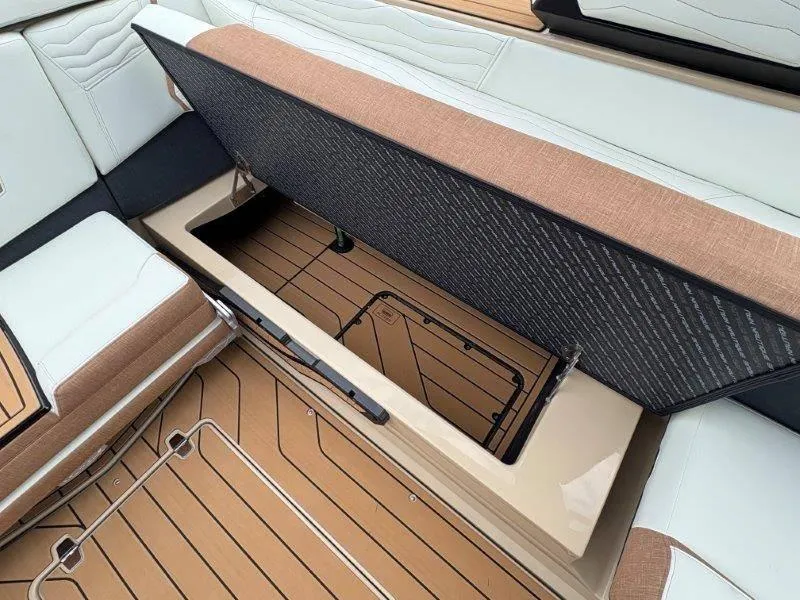 Slide: The Image of Nautique G25 2025 - 55