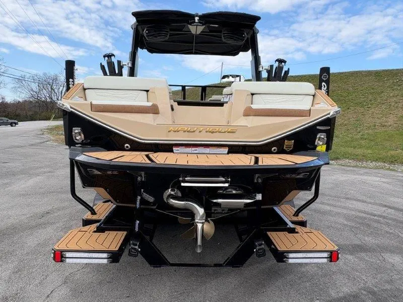 Slide: The Image of Nautique G25 2025 - 75