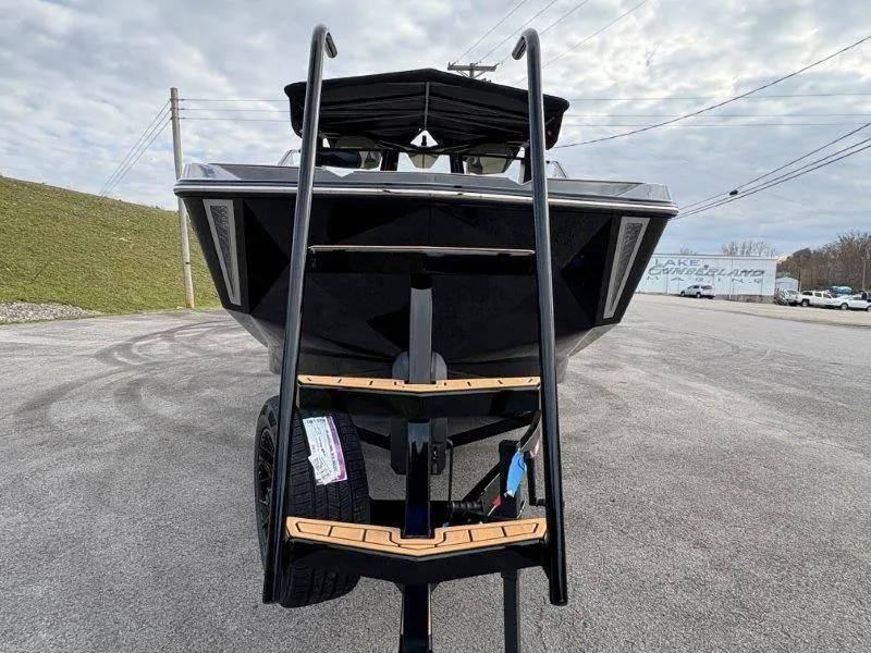 Slide: The Image of Nautique G25 2025 - 76