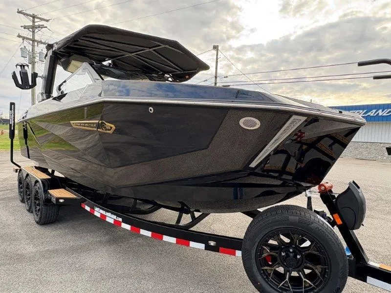 Slide: The Image of Nautique G25 2025 - 81