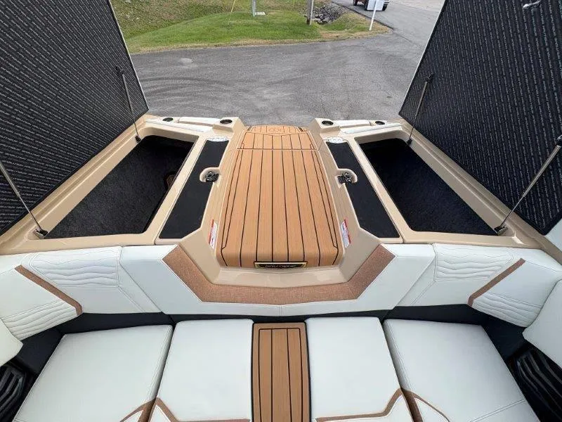 Slide: The Image of Nautique G25 2025 - 84