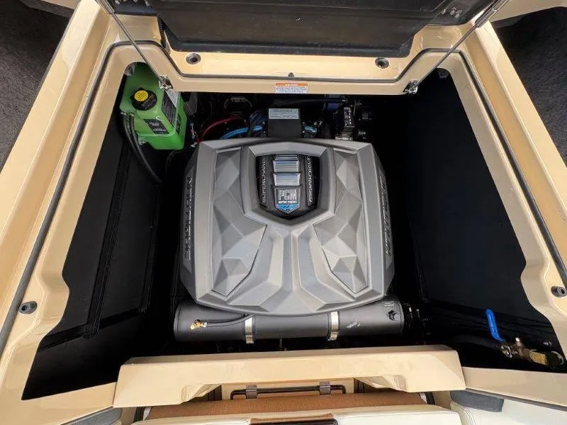 Slide: The Image of Nautique G25 2025 - 92