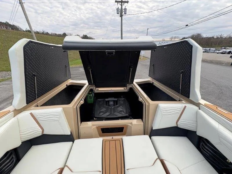 Slide: The Image of Nautique G25 2025 - 96