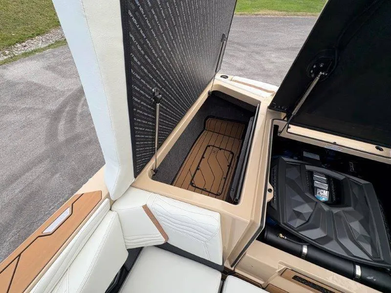 Slide: The Image of Nautique G25 2025 - 99