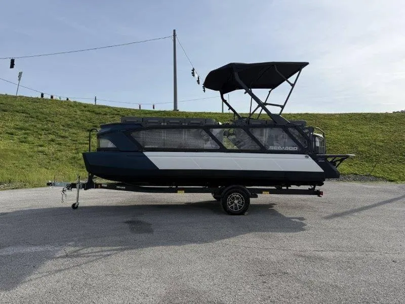 Slide: The Image of Sea-Doo Switch Cruise 21 2025 - 16