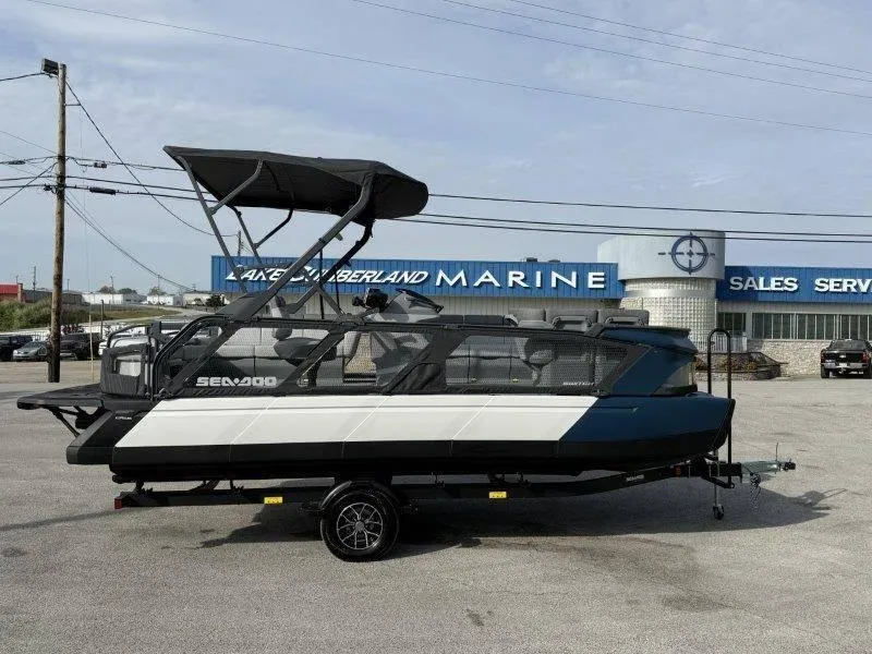 Slide: The Image of Sea-Doo Switch Cruise 21 2025 - 18