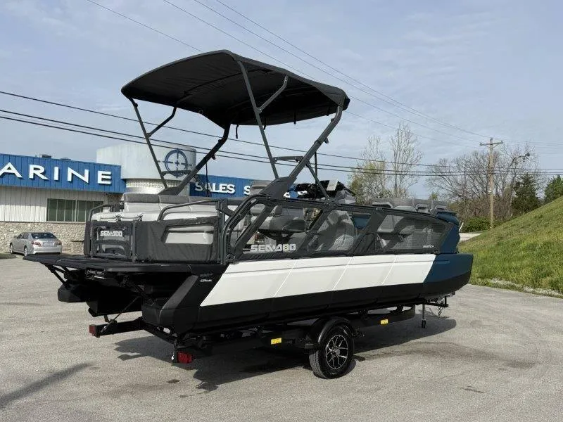 Slide: The Image of Sea-Doo Switch Cruise 21 2025 - 22