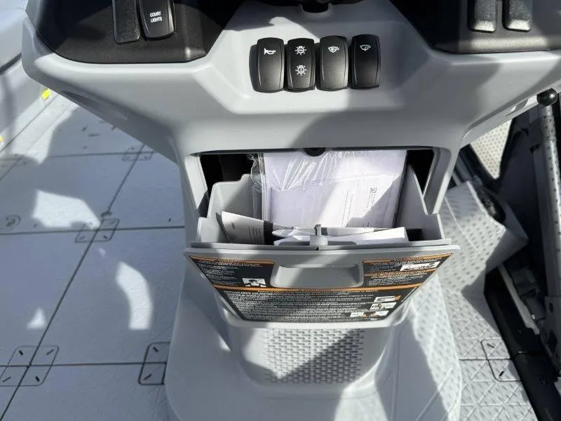 Slide: The Image of Sea-Doo Switch Cruise 21 2025 - 38