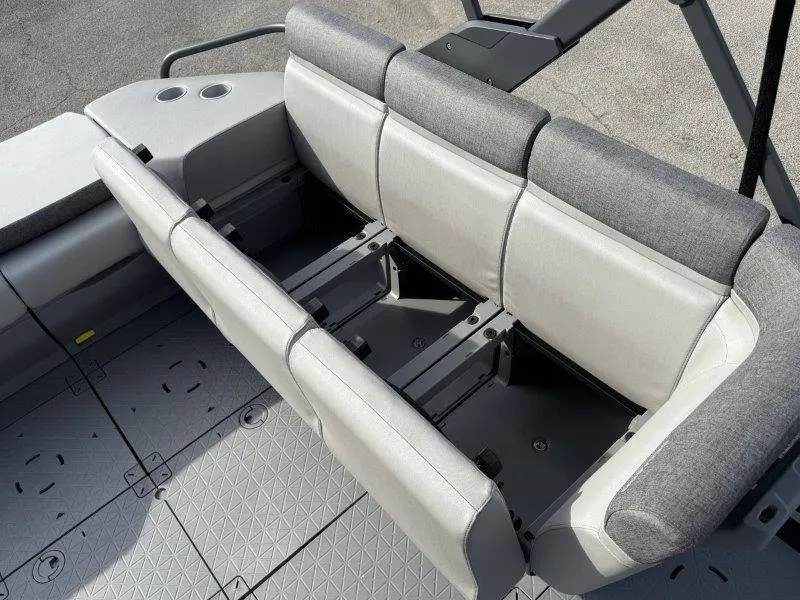 Slide: The Image of Sea-Doo Switch Cruise 21 2025 - 41