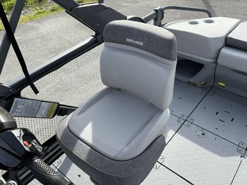 Slide: The Image of Sea-Doo Switch Cruise 21 2025 - 42