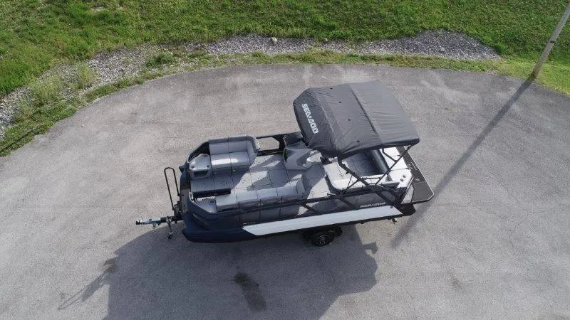 Slide: The Image of Sea-Doo Switch Cruise 21 2025 - 7