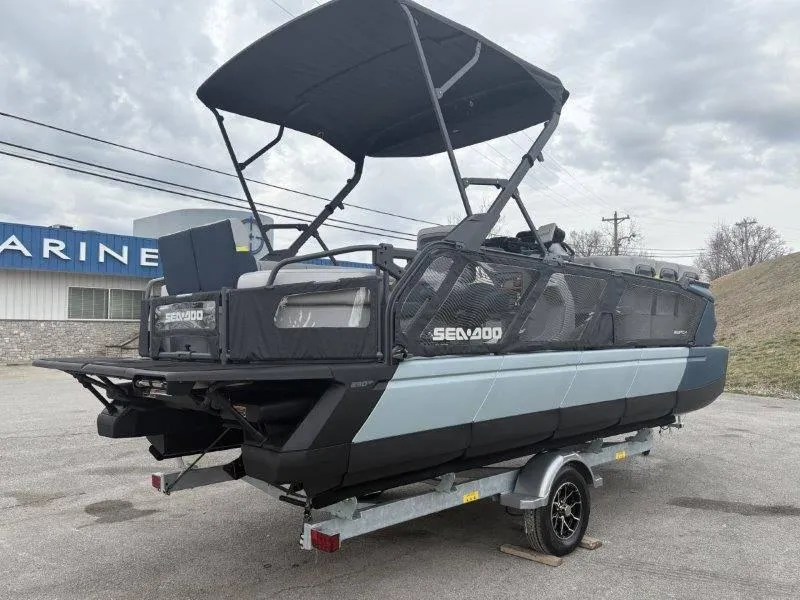 Slide: The Image of Sea-Doo Switch Cruise Limited 21 2025 - 16