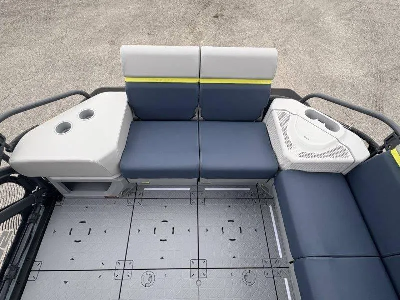 Slide: The Image of Sea-Doo Switch Cruise Limited 21 2025 - 35