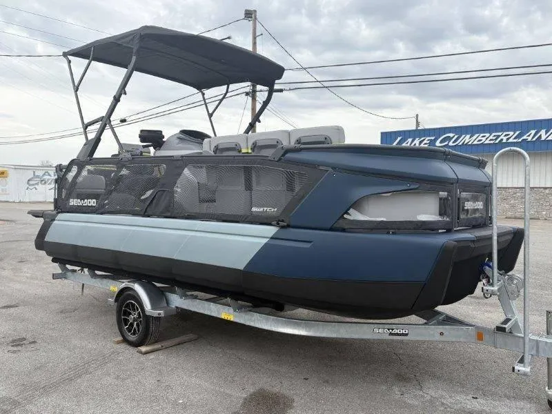 Slide: The Image of Sea-Doo Switch Cruise Limited 21' 230HP 2025 - 58