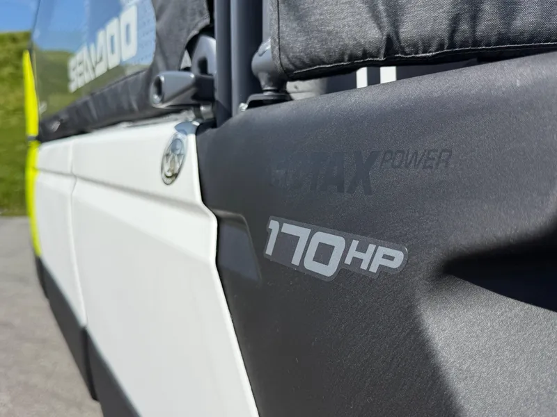 Slide: The Image of Sea-Doo Switch Sport 13' 170HP 2025 - 10