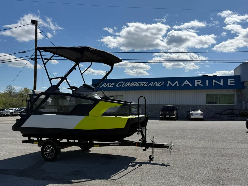 Slide: The Image of Sea-Doo Switch Sport 13' 170HP 2025 - 11