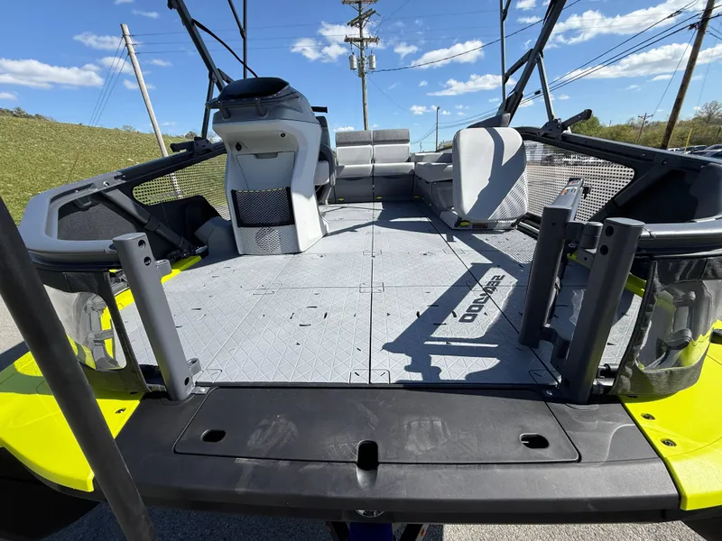 Slide: The Image of Sea-Doo Switch Sport 13' 170HP 2025 - 12