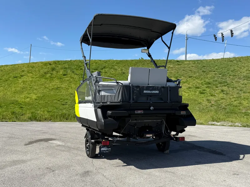 Slide: The Image of Sea-Doo Switch Sport 13' 170HP 2025 - 15