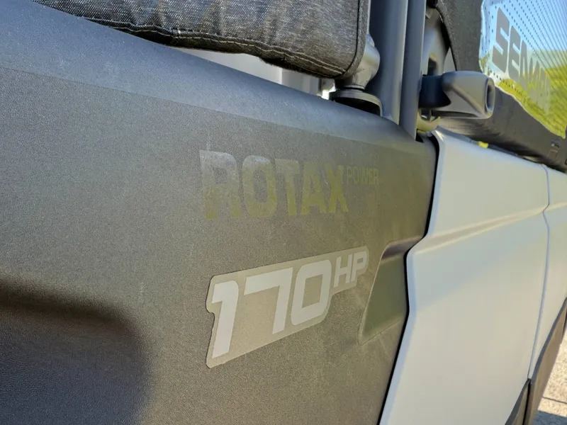 Slide: The Image of Sea-Doo Switch Sport 13' 170HP 2025 - 20