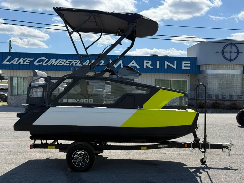 Slide: The Image of Sea-Doo Switch Sport 13' 170HP 2025 - 3