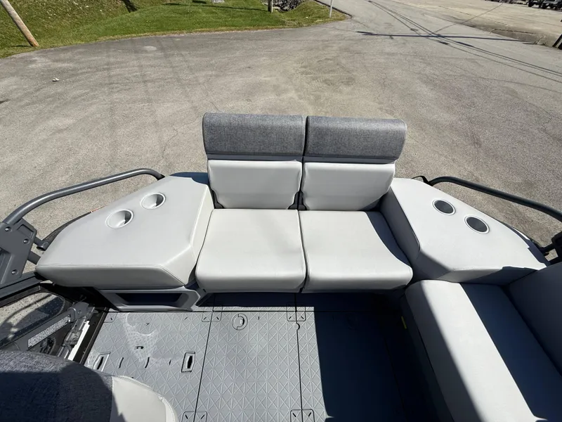 Slide: The Image of Sea-Doo Switch Sport 13' 170HP 2025 - 33