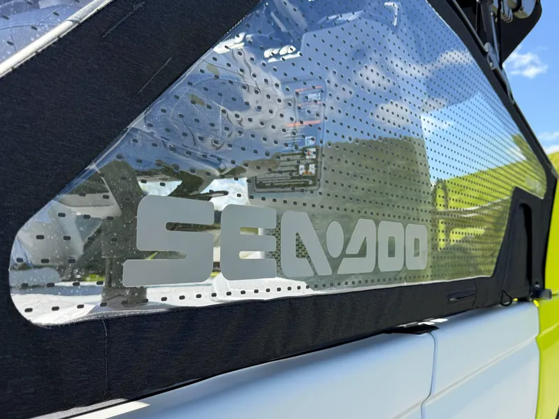 Slide: The Image of Sea-Doo Switch Sport 13' 170HP 2025 - 36