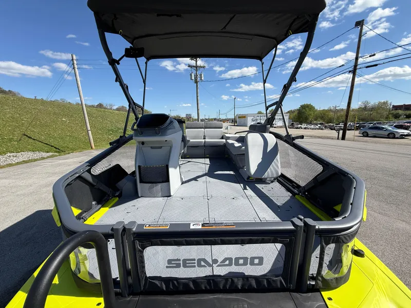 Slide: The Image of Sea-Doo Switch Sport 13' 170HP 2025 - 4