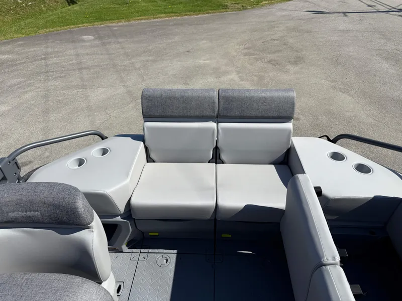 Slide: The Image of Sea-Doo Switch Sport 13' 170HP 2025 - 40