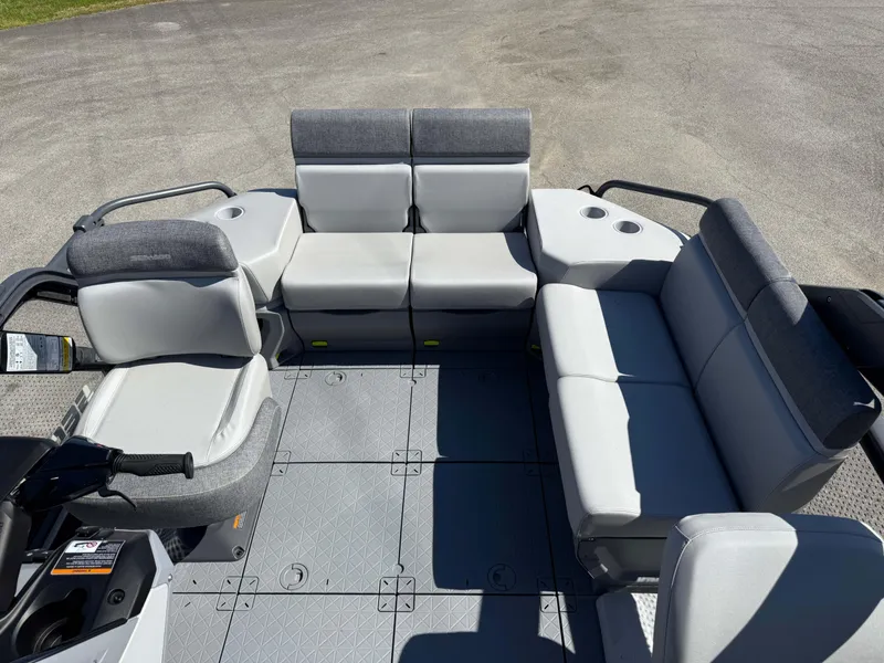 Slide: The Image of Sea-Doo Switch Sport 13' 170HP 2025 - 45