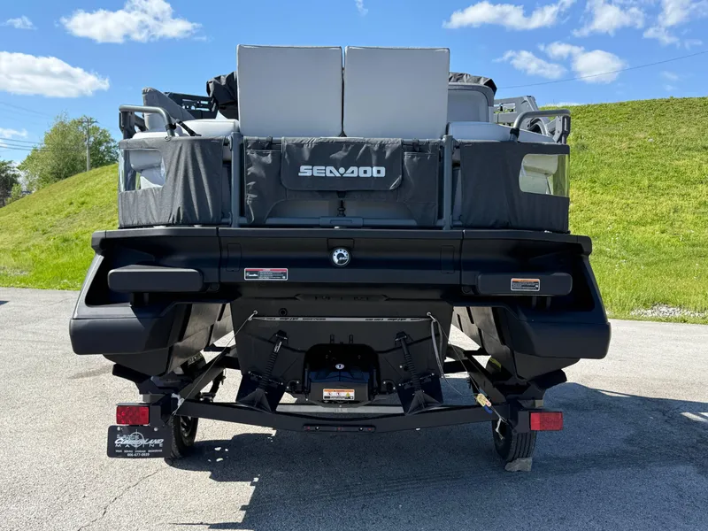 Slide: The Image of Sea-Doo Switch Sport 13' 170HP 2025 - 47