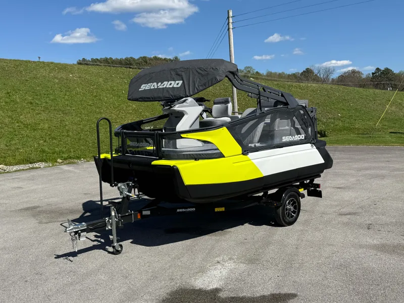 Slide: The Image of Sea-Doo Switch Sport 13' 170HP 2025 - 56