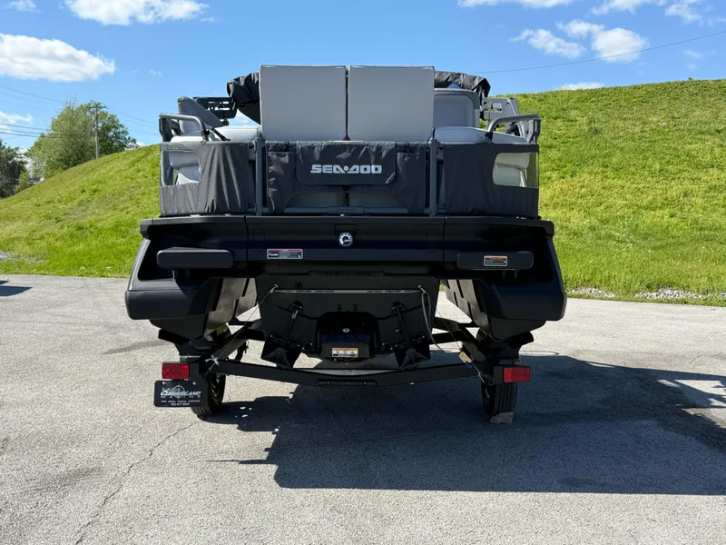 Slide: The Image of Sea-Doo Switch Sport 13' 170HP 2025 - 58