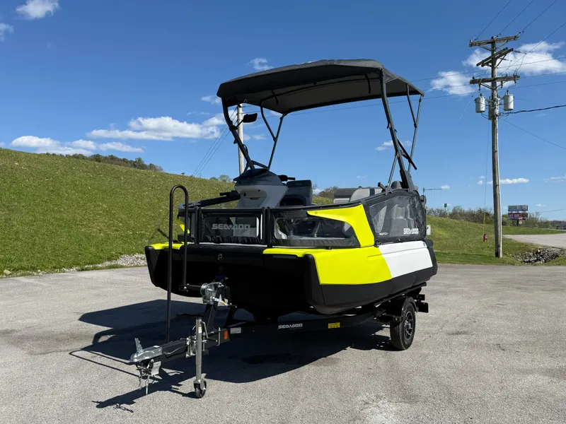 Slide: The Image of Sea-Doo Switch Sport 13' 170HP 2025 - 6
