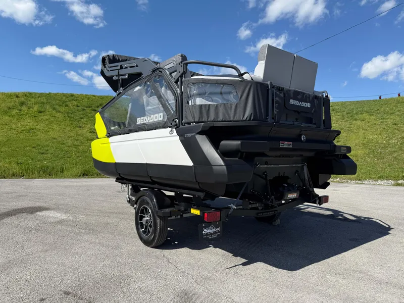 Slide: The Image of Sea-Doo Switch Sport 13' 170HP 2025 - 63