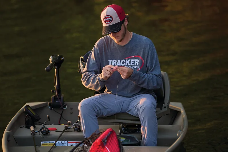 Slide: The Image of Tracker Grizzly 1036 Utility 2025 - 17