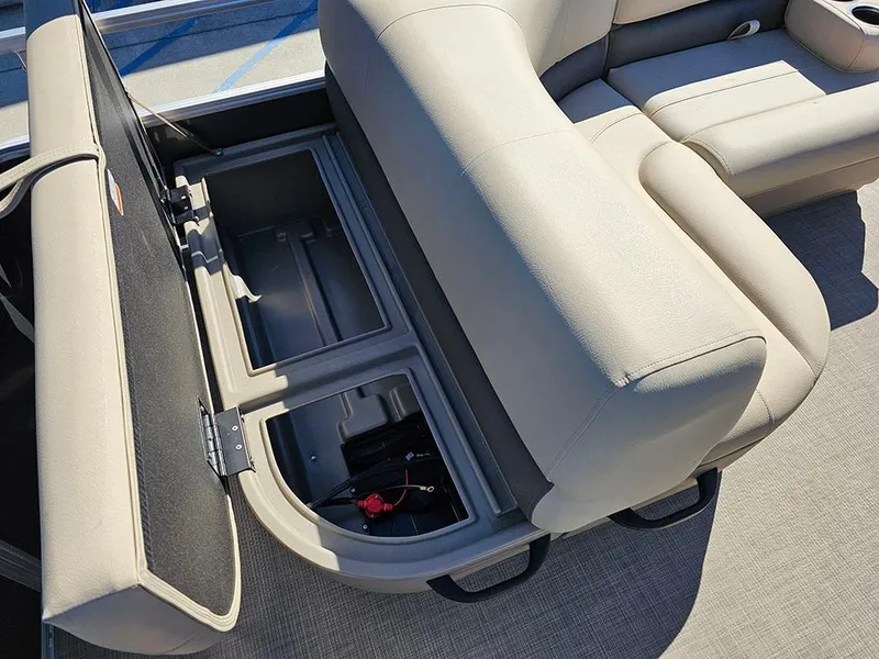 Slide: The Image of 2025 Sun Tracker Party Barge® 18 DLX - 12