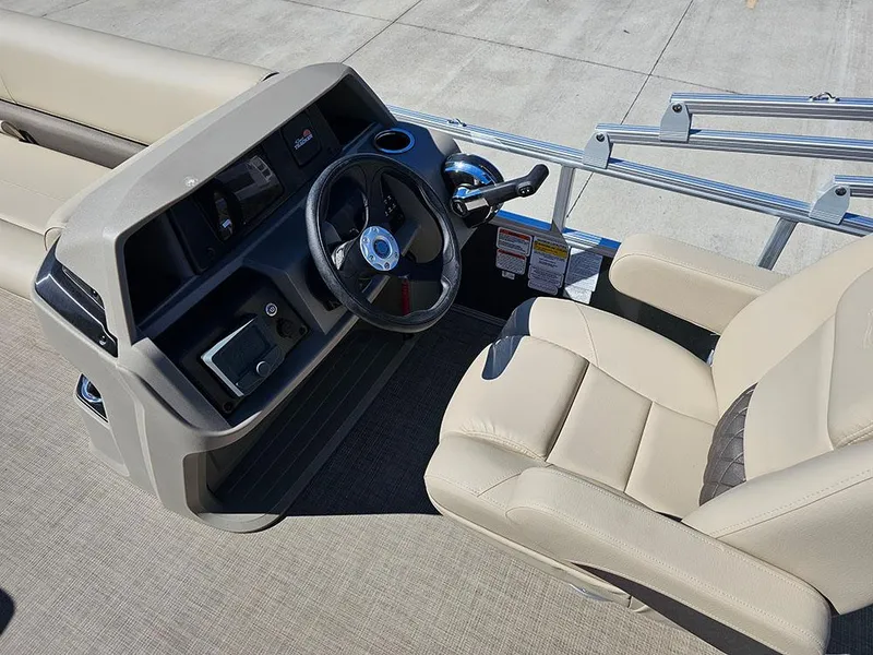 Slide: The Image of 2025 Sun Tracker Party Barge® 18 DLX - 14