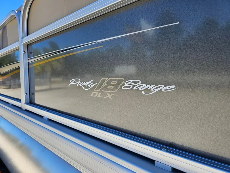 Slide: The Image of 2025 Sun Tracker Party Barge® 18 DLX - 28