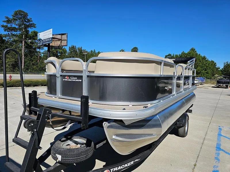 Slide: The Image of 2025 Sun Tracker Party Barge® 18 DLX - 5