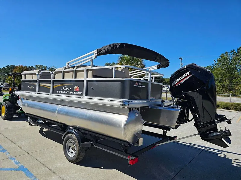 Slide: The Image of 2025 Sun Tracker Party Barge® 18 DLX - 7