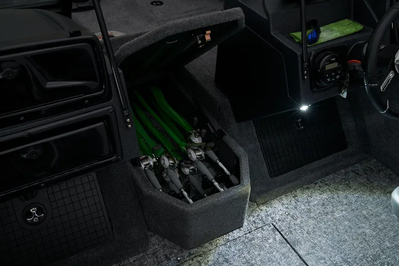 Slide: The Image of Tracker Targa V-19 WT 2025 - 33