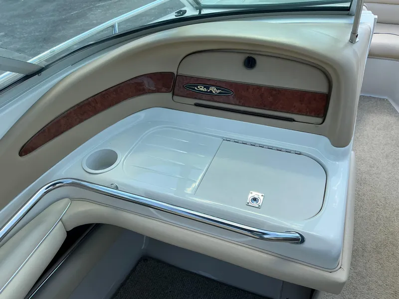 Slide: The Image of Sea Ray 230 2000 - 12