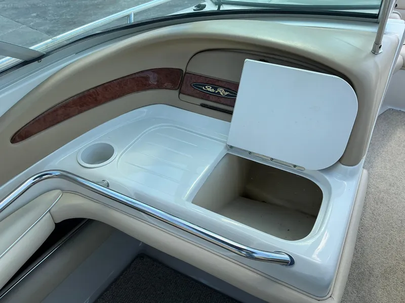 Slide: The Image of Sea Ray 230 2000 - 13