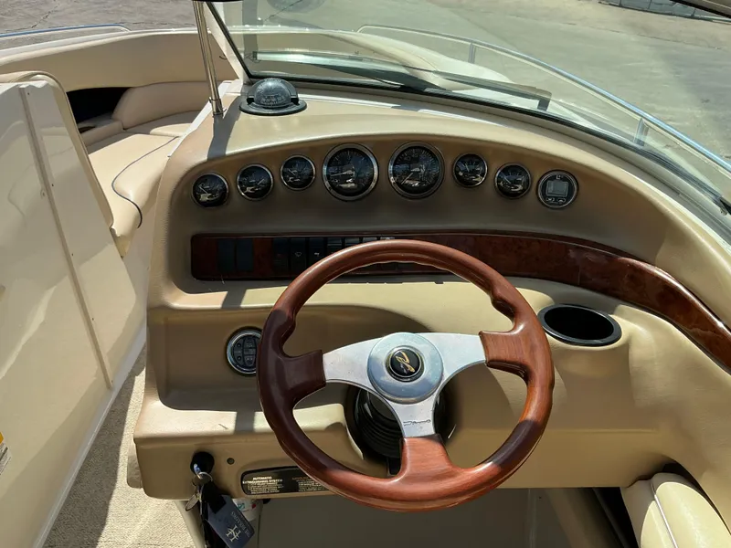 Slide: The Image of Sea Ray 230 2000 - 17