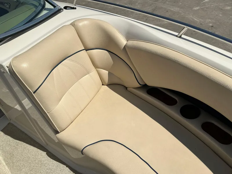 Slide: The Image of Sea Ray 230 2000 - 21