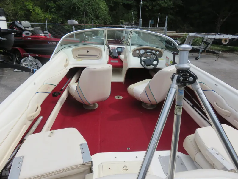 Slide: The Image of Sea Ray 175 BROB 1996 - 6