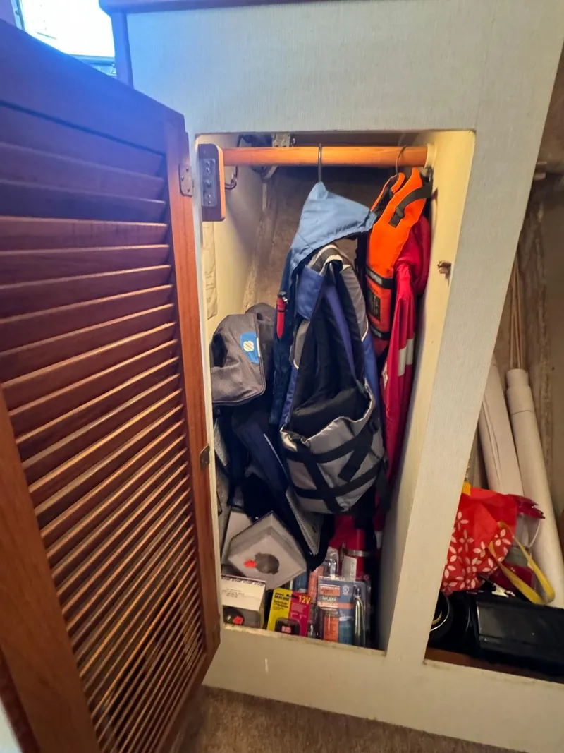 Slide: The Image of Tollycraft 48 Cockpit Motor Yacht 1984 - 54