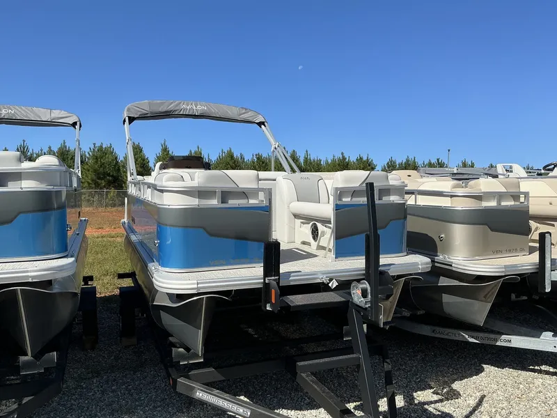 The Image of Avalon Venture QUAD LOUNGER-60HP 2025 - 1