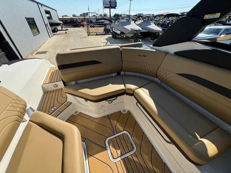 Slide: The Image of Sea Ray SLX 260 Surf 2024 - 16