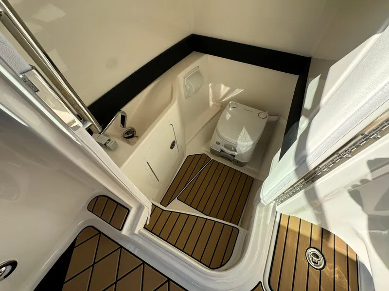 Slide: The Image of Sea Ray SLX 260 Surf 2024 - 20